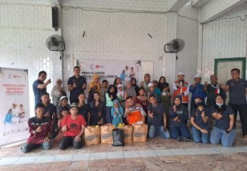 Rumah Zakat Salurkan 40 Paket Sembako Bersama Hotel Jatra dan Resort di Pekanbaru
