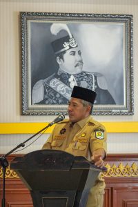 Pisah Sambut Kepala BPN Siak Budi Satrya Terima Penghargaan dari Bupati Siak
