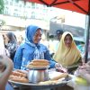 Jelang Berbuka Puasa, Tim Penggerak PKK Kabupaten Rohil Bagikan Ratusan Takjil Kepada Masyarakat Bagansiapiapi