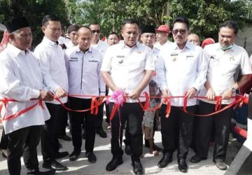 Bupati Nanang Ermanto Meresmikan Jembatan Parit 9 Desa Berundung Kec. Ketapang