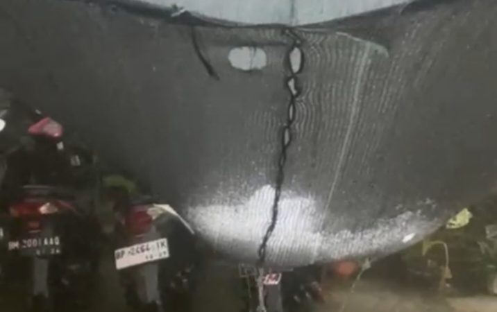 Fenomena Alam Akibat Pemanasan Global, Hujan Es Guyur di Kota Pekanbaru