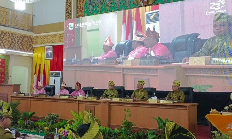Paripurna Istimewa HUT ke-23 Kabupaten Pelalawan, Ketua DPRD: Ayo Bergandengan Wujudkan Pelalawan Maju 2026