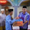Kembali, Pj Bupati Kampar Sisir Masyarakat Kurang Mampu dan Bagikan Takjil Untuk Masyarakat Rumbio Jaya