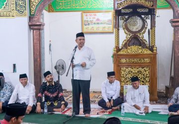 Safari Ramadhan ke Masjid At-Taufiq Desa Lubuk Sakai, Pj. Bupati Kampar Serahkan Tiga Ambulance Untuk Tiga Desa