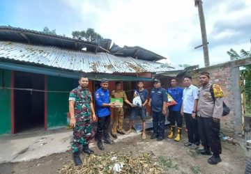 Warga Diterpa Angin Puting Beliung, Ini yang Dilakukan Forkopimcam Baylen