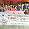 Berbagi Kasih di bulan Ramadhan,Gereja Toraja Jemaat Masale Bagikan Takjil Pada Pengguna Jalan Adiyaksa Baru