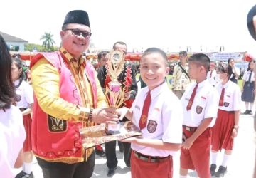 Sowa’a Laoli, S.E., M.Si Hadiri Upacara Perayaan Hari Jadi Kota Gunungsitoli