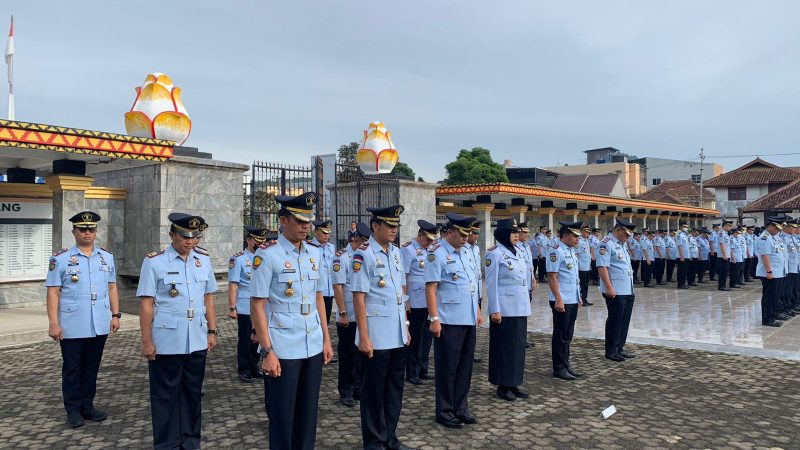 Kalapas Kotaagung Hadiri Upacara Tabur Bunga Makam Pahlawan dalam Rangka Hari Bakti Pemasyarakatan ke-59