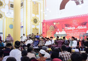 Hadirkan Ustadz Abdul Somad, Bupati Bengkalis Kasmarni Bersama Ribuan Masyarakat Peringati Nuzulul Quran di Masjid Arafah
