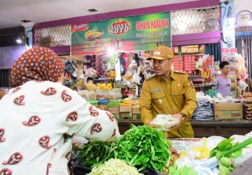 Jelang Lebaran Idul Fitri, Wabup Bagus Santoso Pimpin Sidak Pasar Tradisional dan Pelabuhan Roro