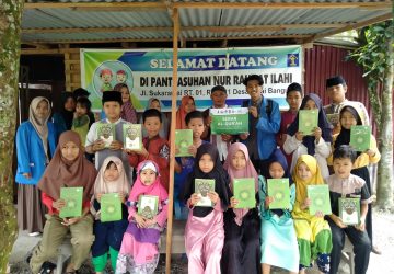 DEMA Feskonsos UIN Suska Riau Gandeng IZI Perwakilan Riau Sebar Al-Qur’an di Desa Pinggiran Kota Pekanbaru