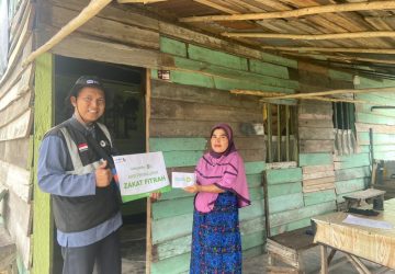 Tokopedia dan IZI Riau Salurkan Paket Zakat Fitrah Langsung ke Rumah Dhuafa