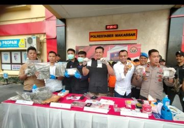 Sat Narkoba Polrestabes Makassar Ungkap Delapan Tersangka Pengedar Narkoba Jenis Sabu di Lima Tempat Berbeda