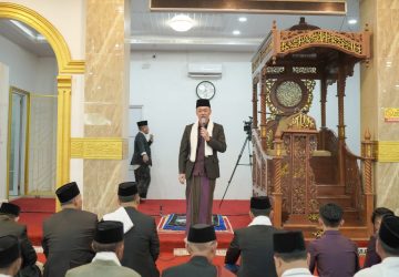 Bupati Rohil Laksanakan Sholat Idul Fitri di Masjid Agung Al-ikhlas Bagansiapiapi
