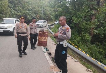 Selain Atur Lalin, Personil Polsek Bungtekab Juga Menertibkan Pungli