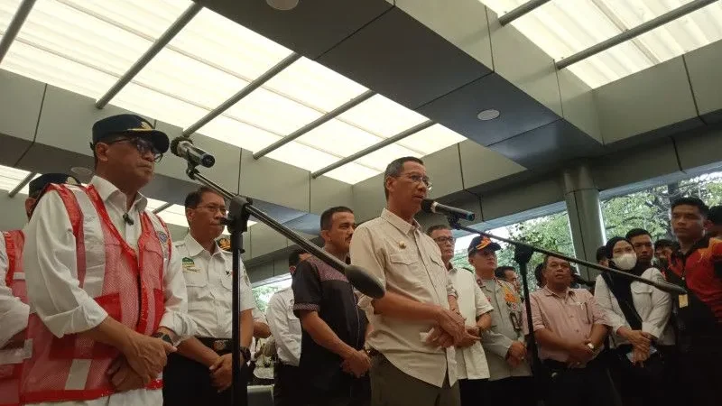 Heru bersama Menhub pantau arus balik di tiga stasiun kereta api