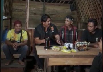 Tim Blue Light Ditreskrimum Polda Riau, Duduk Santai Ngobrol Aman Lingkungan Selama Mudik