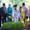 Sebelum dilantik Sebagai Pj Bupati Kampar, Muhammad Firdaus Lakukan Ziarah Kemakam Orang Tua