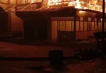 Diduga Korsleting Arus Listrik, Kedai Kopi Bengkalis Kelurahan Sungai Apit Ludes Terbakar Tak Ada Korban Jiwa