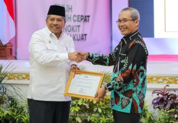 Rakor Pemberantasan Korupsi Terintegrasi 2023, Bupati Siak Terima 2 Penghargaan dari KPK