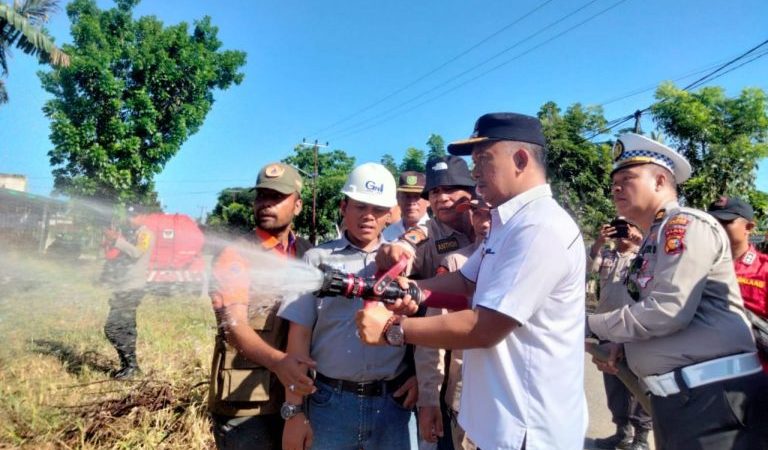 Camat Rengat Barat Indragiri Hulu Pimpin Apel Siaga Bencana dan Simulasi Penanganan Karhutla