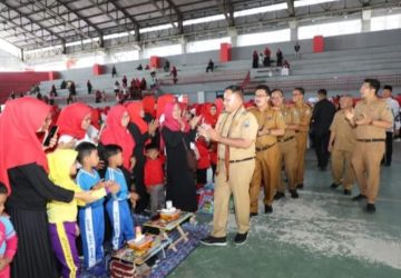 Bupati Nanang Ermanto dan Bunda PAUD Hadiri Gebyar PAUD Lampung Selatan 2023