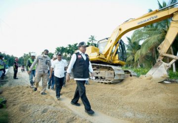Bupati Inhil HM WARDAN Tinjau Progres Pengerjaan Jalan Lintas Tembilahan – Enok