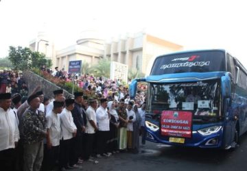 Sekda Thamrin Lepas Keberangkatan 427 Calon Jemaah Haji Asal Lamsel Tahun 2023 Menuju Tanah Suci