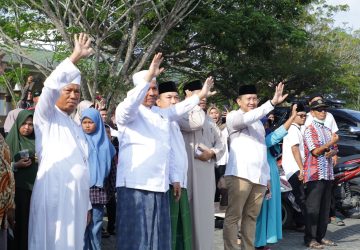 Bupati Alfedri Lepas 231 Caloh Haji Asal Kabupaten Siak Menuju EHA