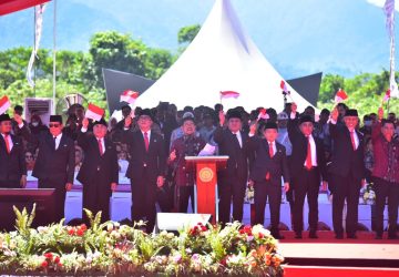 Sebanyak 200 Petani Nelayan Kampar Hadiri PENAS ke-XVI, Ketua KTNA Riau Yusri Terima Tanda Kehormatan Satyalencana Karya dari Pemerintah RI