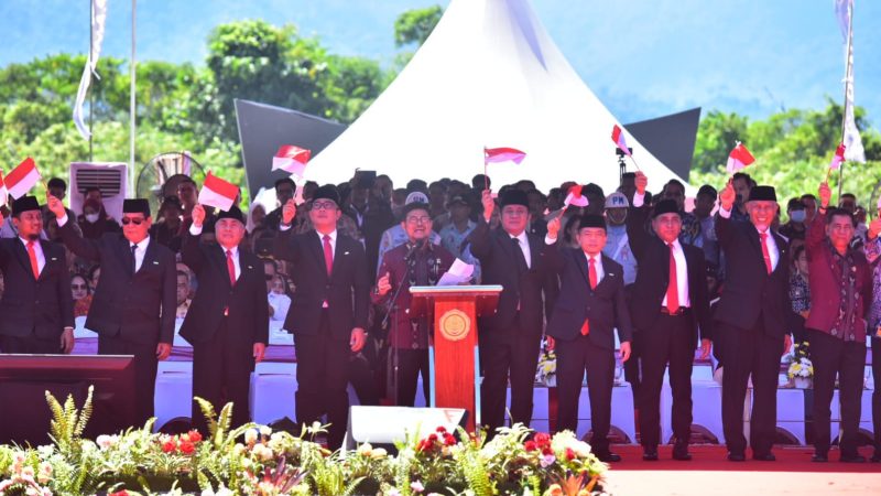 Sebanyak 200 Petani Nelayan Kampar Hadiri PENAS ke-XVI, Ketua KTNA Riau Yusri Terima Tanda Kehormatan Satyalencana Karya dari Pemerintah RI