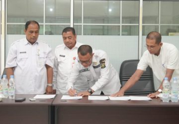 Disaksikan Kepala BKPSDM Kampar, Plt Kadis Perdagangan dan Koperasi dan UMK Kampar Lakukan Sertijab