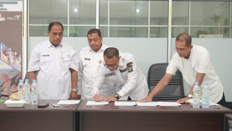 Disaksikan Kepala BKPSDM Kampar, Plt Kadis Perdagangan dan Koperasi dan UMK Kampar Lakukan Sertijab