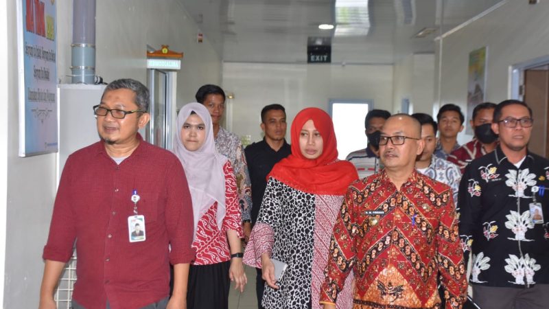 Pj Bupati Kampar dan Pj. Ketua TP-PKK Kampar Tinjau Pelayanan RSUD Bangkinang