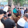 Pj Bupati Apriyadi Antar Langsung Mendiang Wakil Ketua Baznas Muba ke Pemakaman