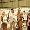 Ikuti Rakor Inflasi Bersama Mendagri, Bupati Langsung Cek Ketersedian Beras di Bulog
