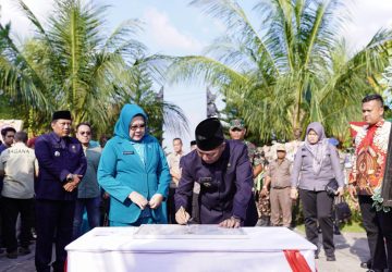 Lantik Kades Antar Waktu Bayat Ilir, Ini Pesan Pj Bupati Apriyadi