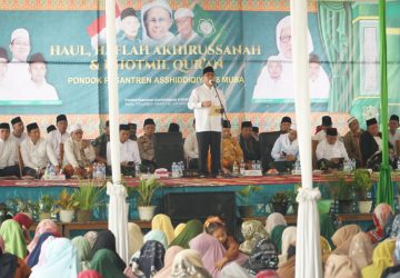 Ratusan Santri Ponpes Asshiddiqiyah VIII Sambut Kedatangan Pj Bupati Apriyadi