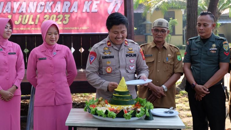 Dalam Peringatan Hari Bhayangkari ke-77, Polsek Keluang Muba Adakan Sunatan Masal
