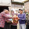 Amir dan Istri Bahagia Dibangun Rumah Layak Huni oleh Pj Bupati Apriyadi