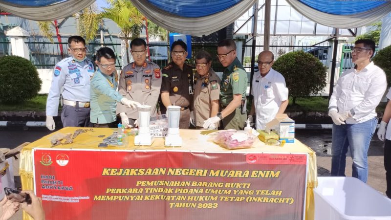 Lapas Muara Enim Hadiri Pemusnahan Barang Bukti di Kejaksaan Negeri Muara Enim