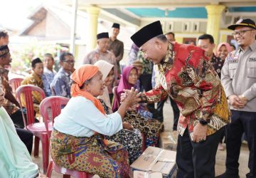 Pj Bupati Apriyadi Tinjau Pembangunan Bedah Rumah Warga di Kecamatan Babat Supat