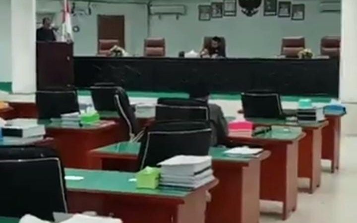 Sungguh Memprihatinkan!!! Bupati Nias Tidak Menghadiri Rapat Paripurna Yang di Gelar Oleh DPRD Kab. Nias