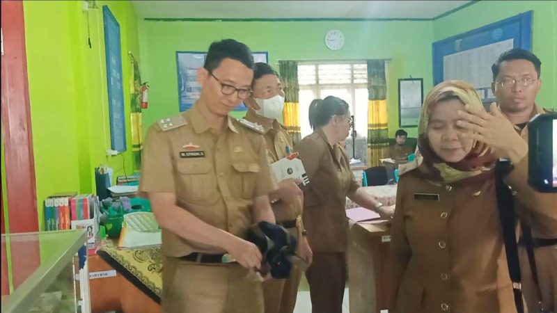 Inspektorat Prov Lampung Sambangi SMK Erlangga Tanggamus, Saat ditanya Media NO COMENT