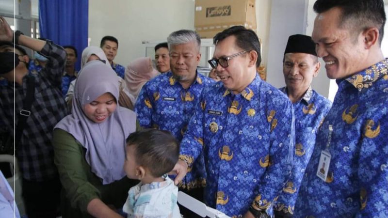 Wako Ahmadi Dan Wawako Antos Tinjau Anak-anak Terindikasi Stunting
