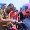Pj Wali Kota Pekanbaru Saksikan Pengibaran Bendera Merah Putih Raksasa di Menara Pemancar RRI