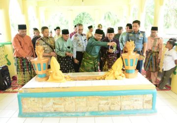 Ziarah Makam Datuk Laksamana Raja di Laut, Bupati Usulkan Nama Datuk Laksamana Menjadi Pahlawan Nasional