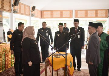 Resmi Dilantik Bupati Kasmarni, dr. Ersan Saputra Jabat Sekda Bengkalis