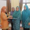 Rasidah Apresiasi Gerakan Seribu Telur Kecamatan Koto Gasib