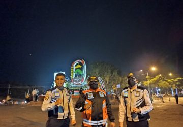Dishub Lamsel Lakukan Kegiatan Rutinitas, Atur Lalin di Bundaran Tugu Pancasila Hingga Malam Hari
